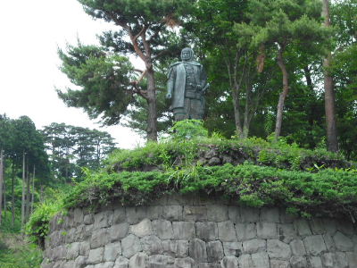 上杉謙信公銅像