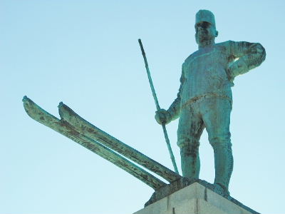 レルヒ少佐像。